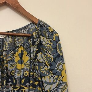 Beautiful Trina Turk Patterned Long Sleeve Dress